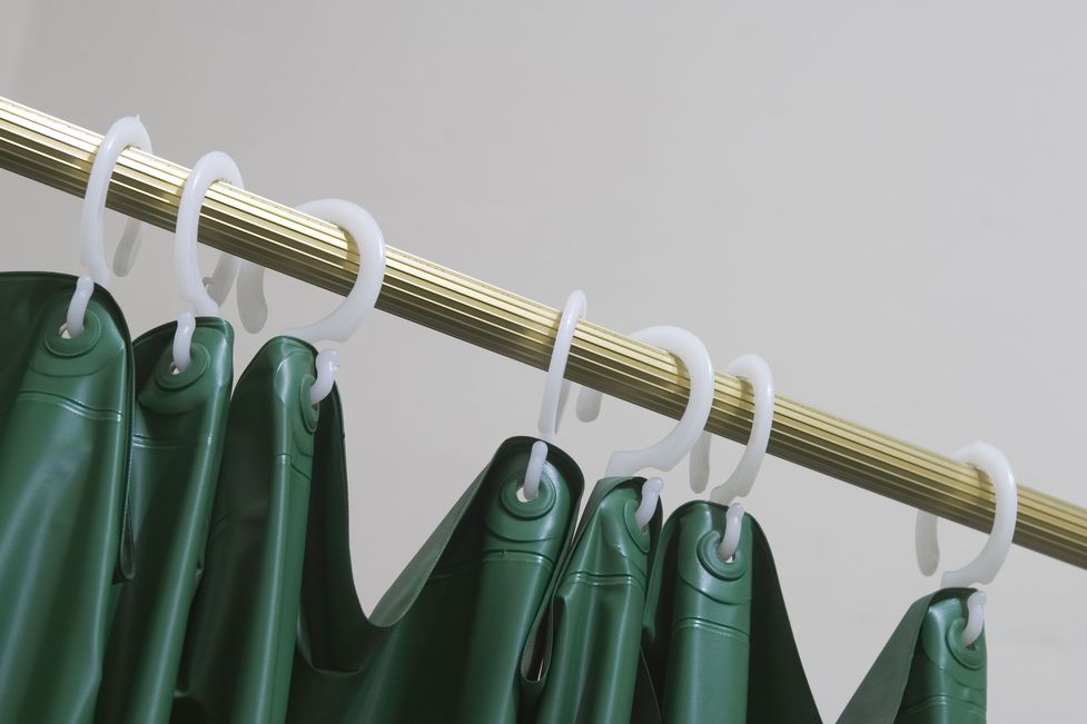 Hoe kan je een douchegordijn schoonmaken? Poetsen doe je zo!